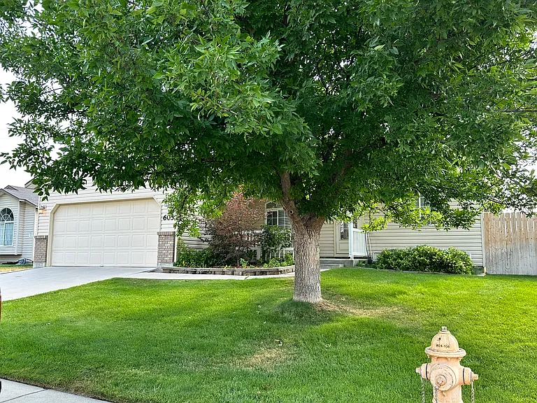 605 W Mulberry Loop — Photo 2