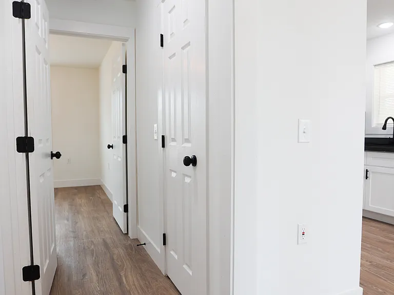 313 Douglas St — Photo 8