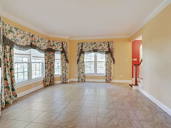 5th image of 15 Grand Cypress Ct