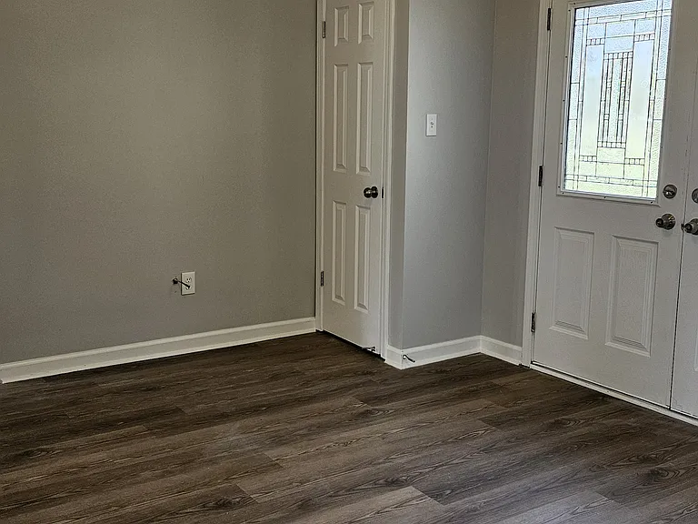 5465 Cedar Ridge Dr — Photo 2