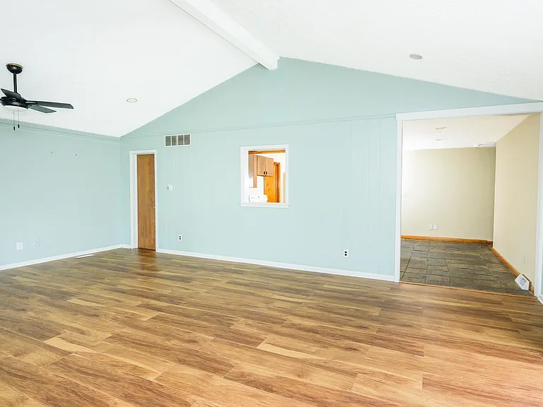 117 N Hillsdale Dr — Photo 15