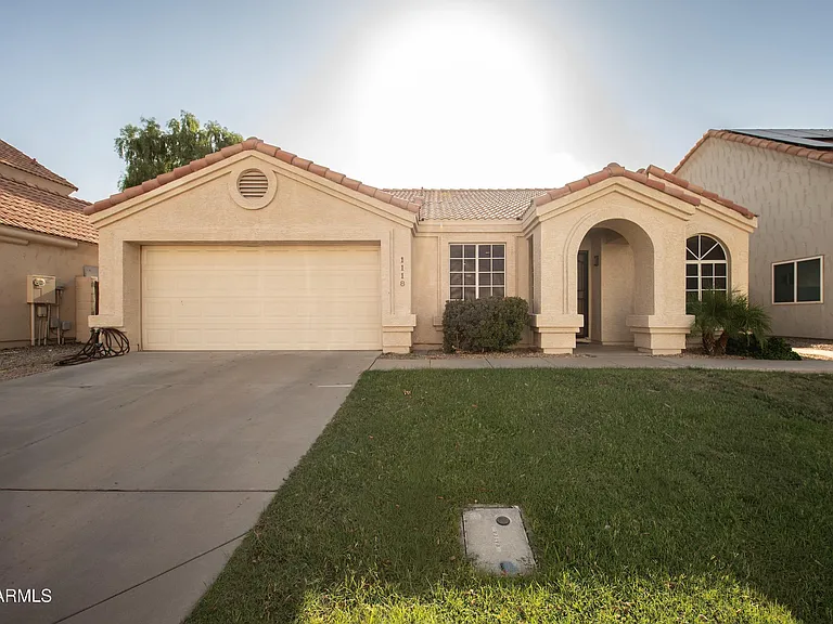 1118 S Surfside Dr — Photo 1