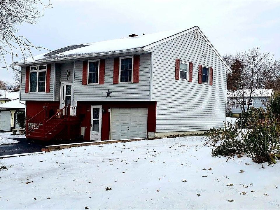 2nd image of 423 Birch St
