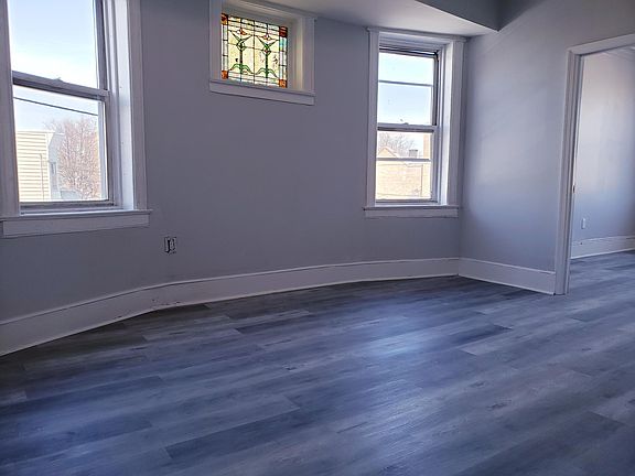 4th image of 351 Forrest St #2K