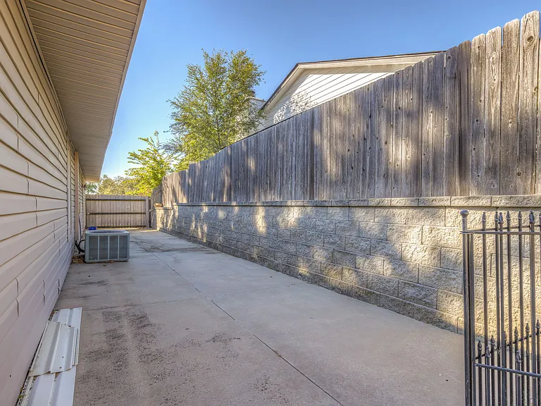 2909 W 61st Pl S — Photo 94