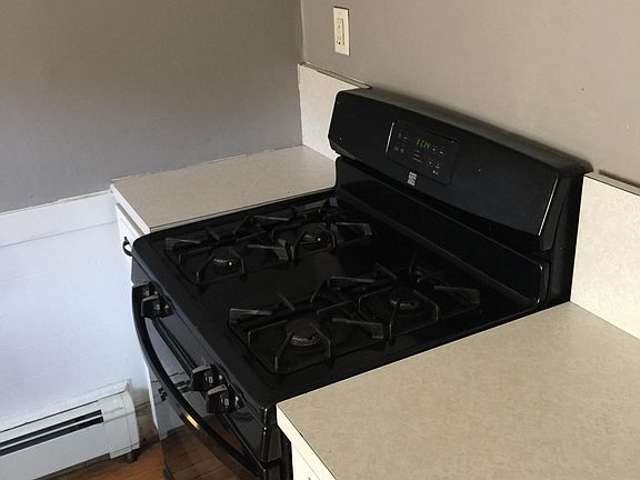4th image of 627 Newport Ave #2