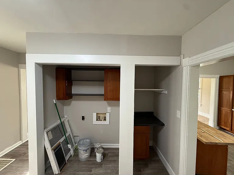 938 W Edwards St — Photo 9