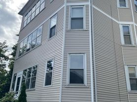 124 Dorchester St, Worcester, MA