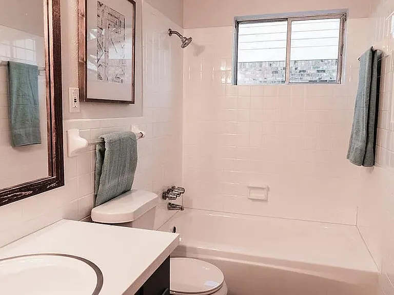 1408 Southern Blvd — Photo 10