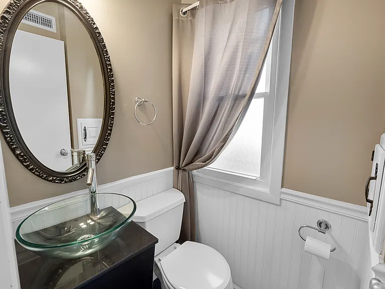 5577 N Kent Ave — Photo 13
