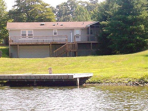 2nd image of 1336 NE Santee Dr