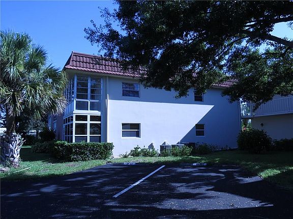 4th image of 19 Vista Gardens Trl