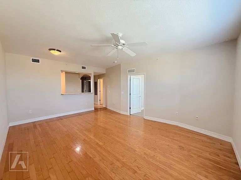 North Pointe Place — Photo 11
