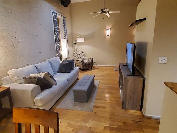 5th image of 111 W Jackson Ave #7