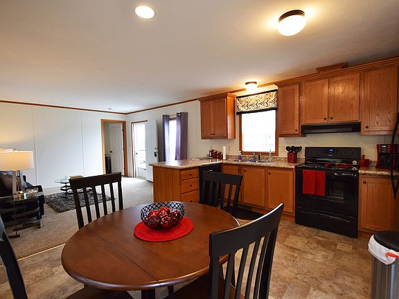 2nd image of 424 Hillcrest Dr