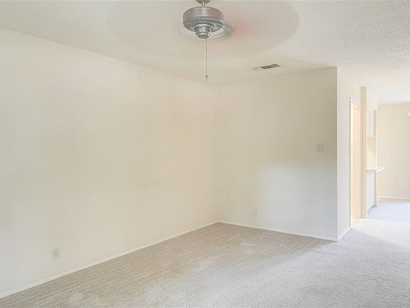 4th image of 5102 Lake Shore Dr