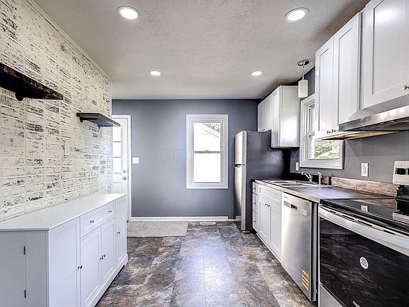 3rd image of 805 E Burgess St