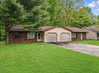 1352 Castillion Dr NE, Warren, OH
