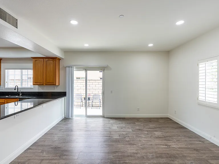 10623 Mona Way — Photo 13
