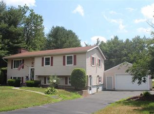 816 W Mountain Rd, Queensbury, NY 12804