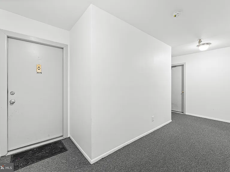 3226 Sayre Dr — Photo 11