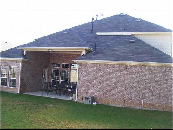 2nd image of 924 Sunrise Dr