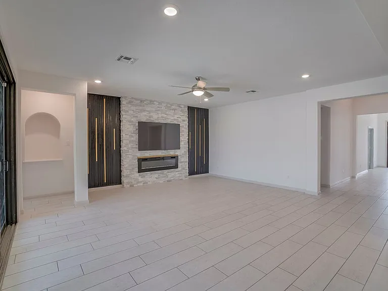 5616 Monrovia Ln — Photo 4
