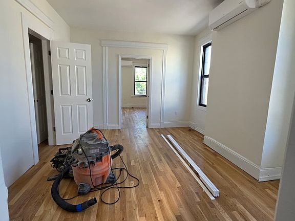 3rd image of 60-42 54th Pl