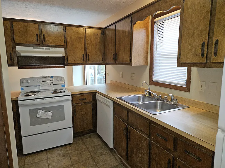 831 Rumford Pl — Photo 7