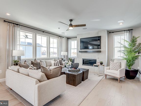 4th image of 11424 Bluestem Way