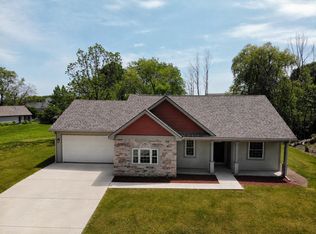 1255 Westwood Dr, Grafton, WI 53024