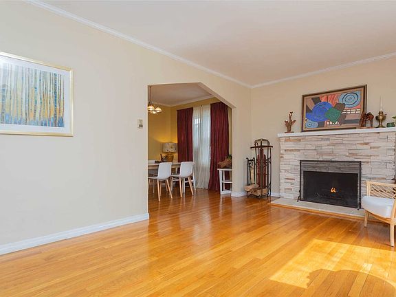 4th image of 21715 53rd Ave