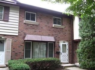 445 Duck Ln, Wood Dale, IL 60191