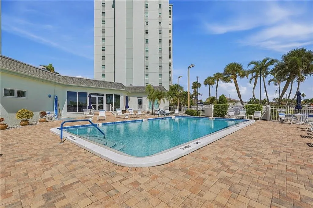 1 bed, 1.5 bath, 843 sqft, $2,395 — Photo 4