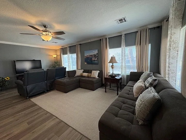 1682 Colina Dr — Photo 4