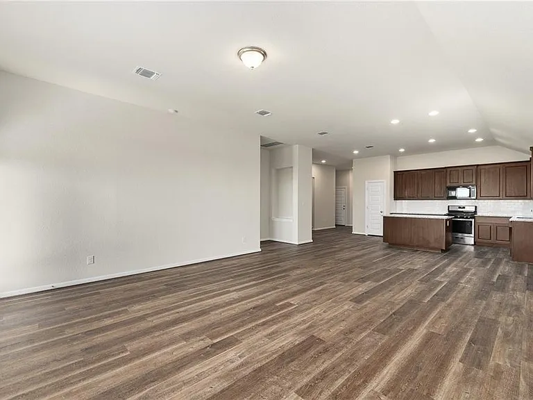 113 Thurston Dr — Photo 11