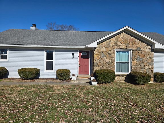 2nd image of 3905 Carriage Hill Dr