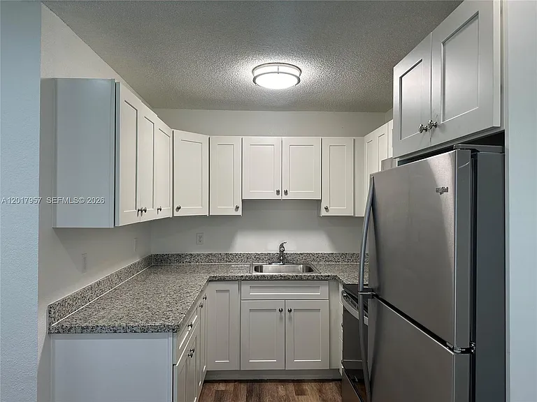 3315 SW 15th Ave #1 — Photo 6