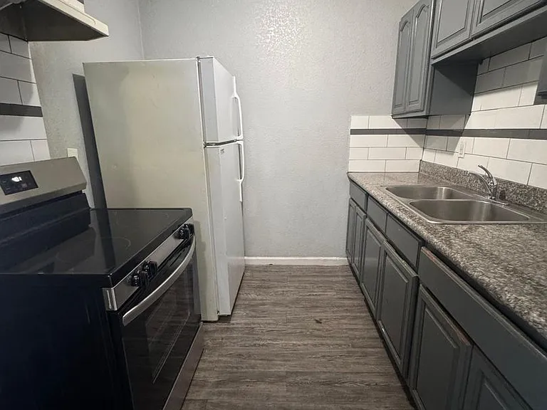 3802 Dabney Apartments — Photo 6