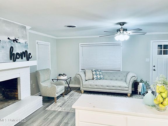 4th image of 114 Camellia Cir