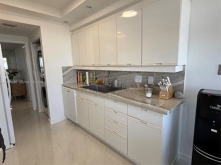 2000 Island Blvd #1603 — Photo 6