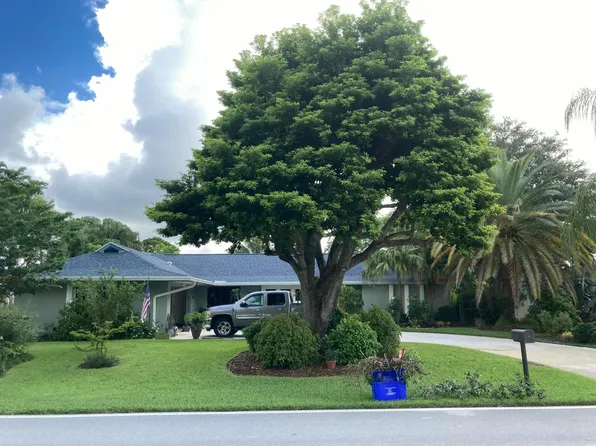 9714 HONEYSUCKLE Avenue, Palm Beach Gardens, FL 33410