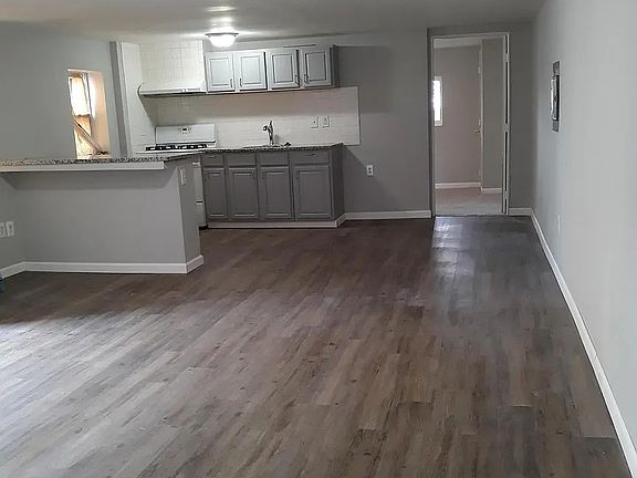 3rd image of 5820 Woodcrest Ave APT 1
