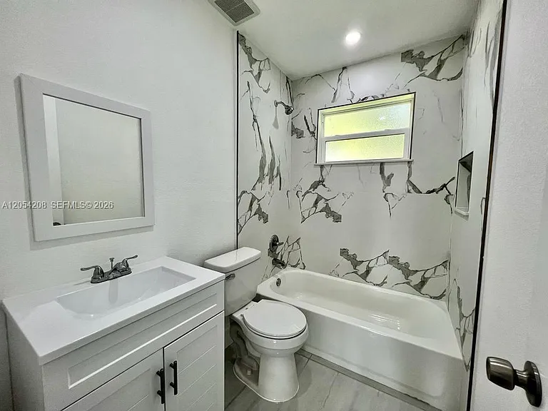 917 NW 103rd St #917 — Photo 16