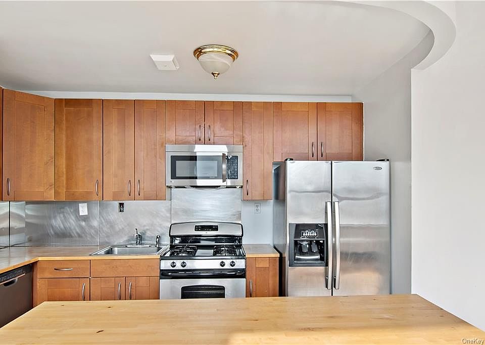 1st image of 190 Fordham St APT 14