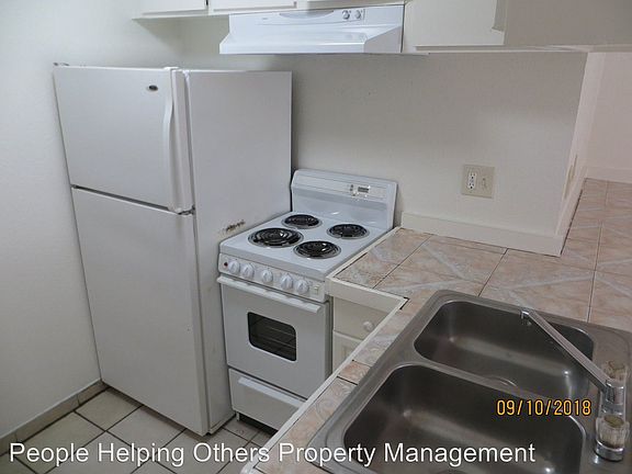 3rd image of 4366 51st St APT 6