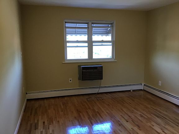 3rd image of 1293 E 223rd St APT 3