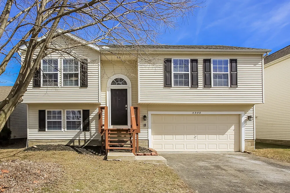 3 bed, 2.5 bath, 1483 sqft, $2,185 — Photo 1