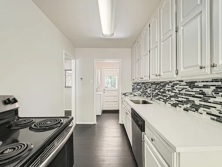 2865 S Fairfax St — Photo 3