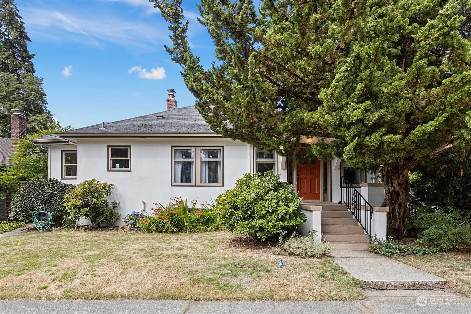 6257 29th Avenue NE photo 1